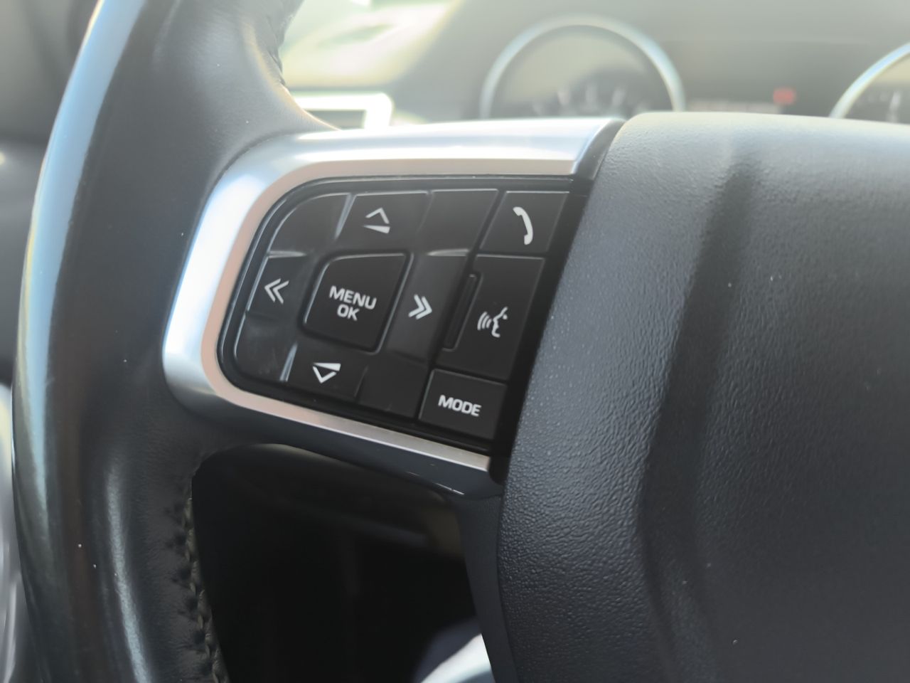 Foto Land-Rover Discovery Sport 16