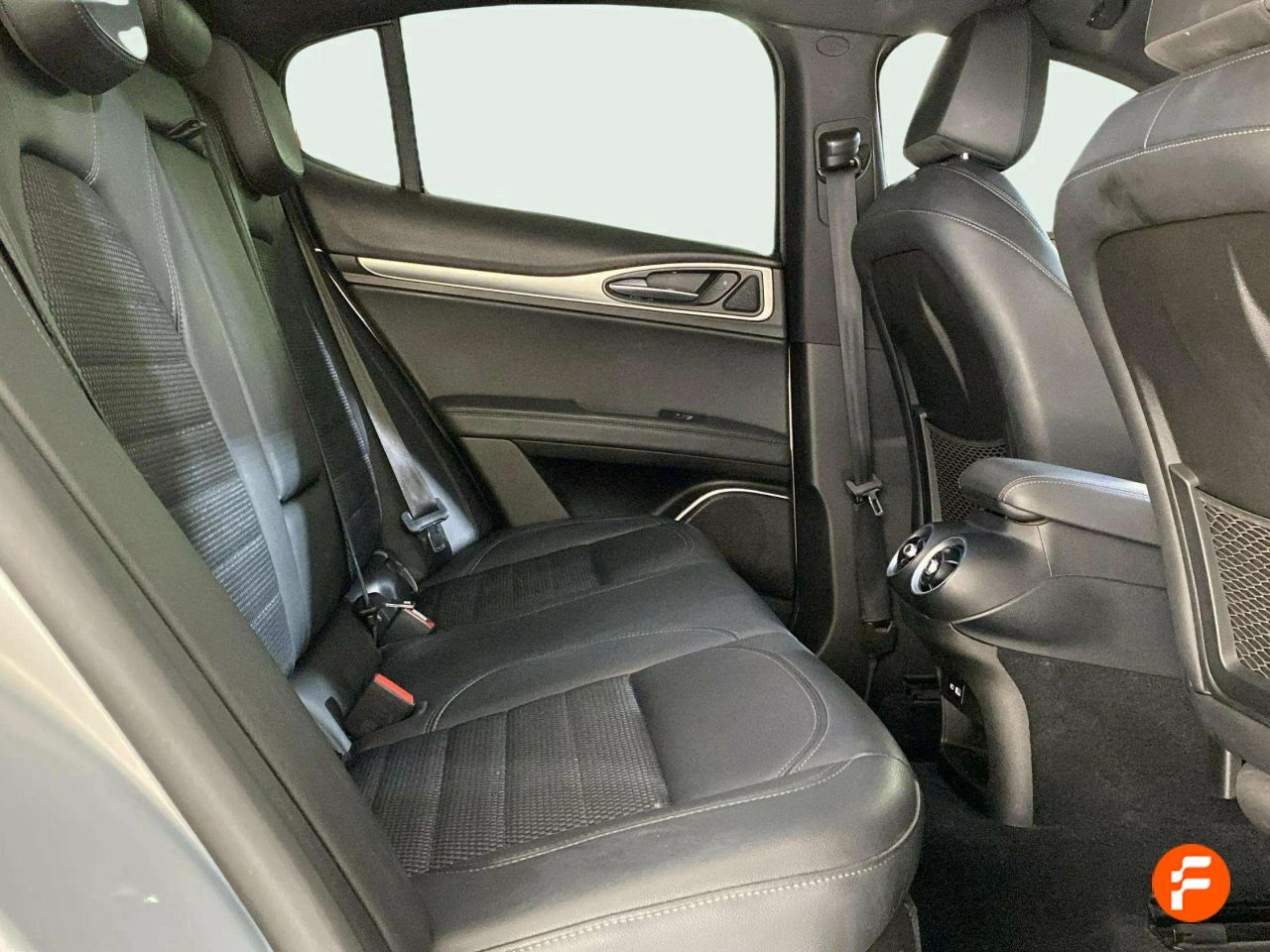 Foto Alfa Romeo Stelvio 14