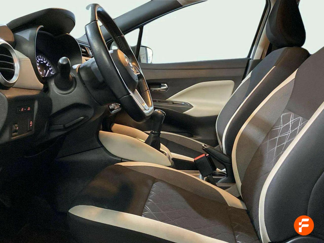 Foto Nissan Micra 11