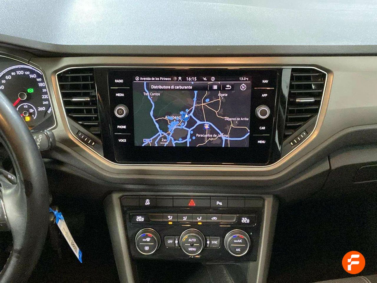 Foto Volkswagen T-Roc 16