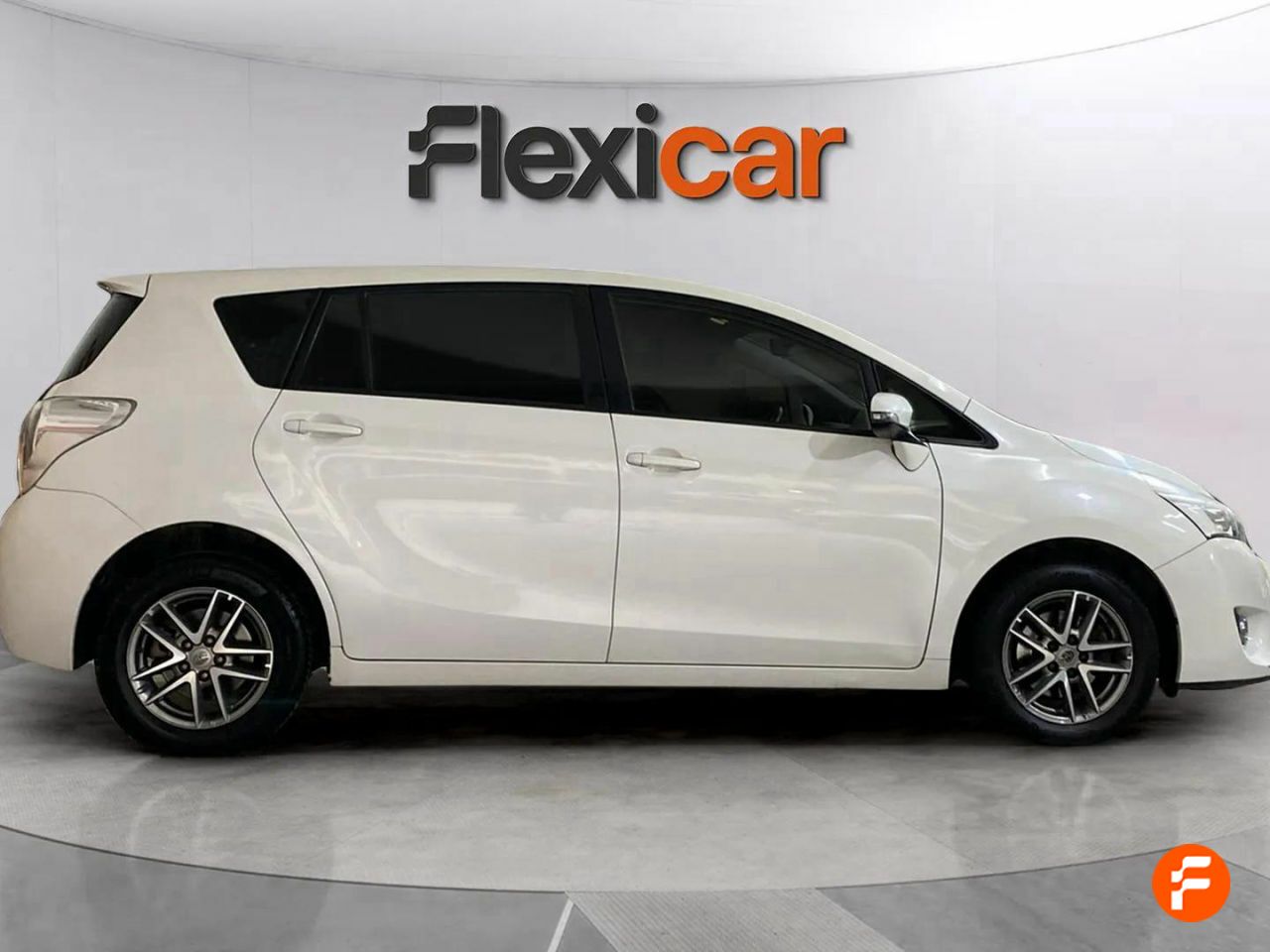 Foto Toyota Corolla Verso 9