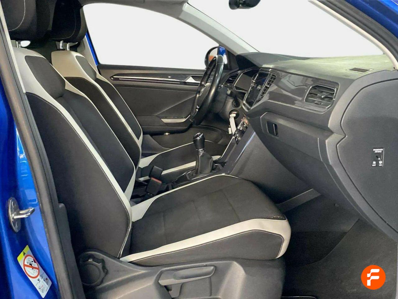 Foto Volkswagen T-Roc 13