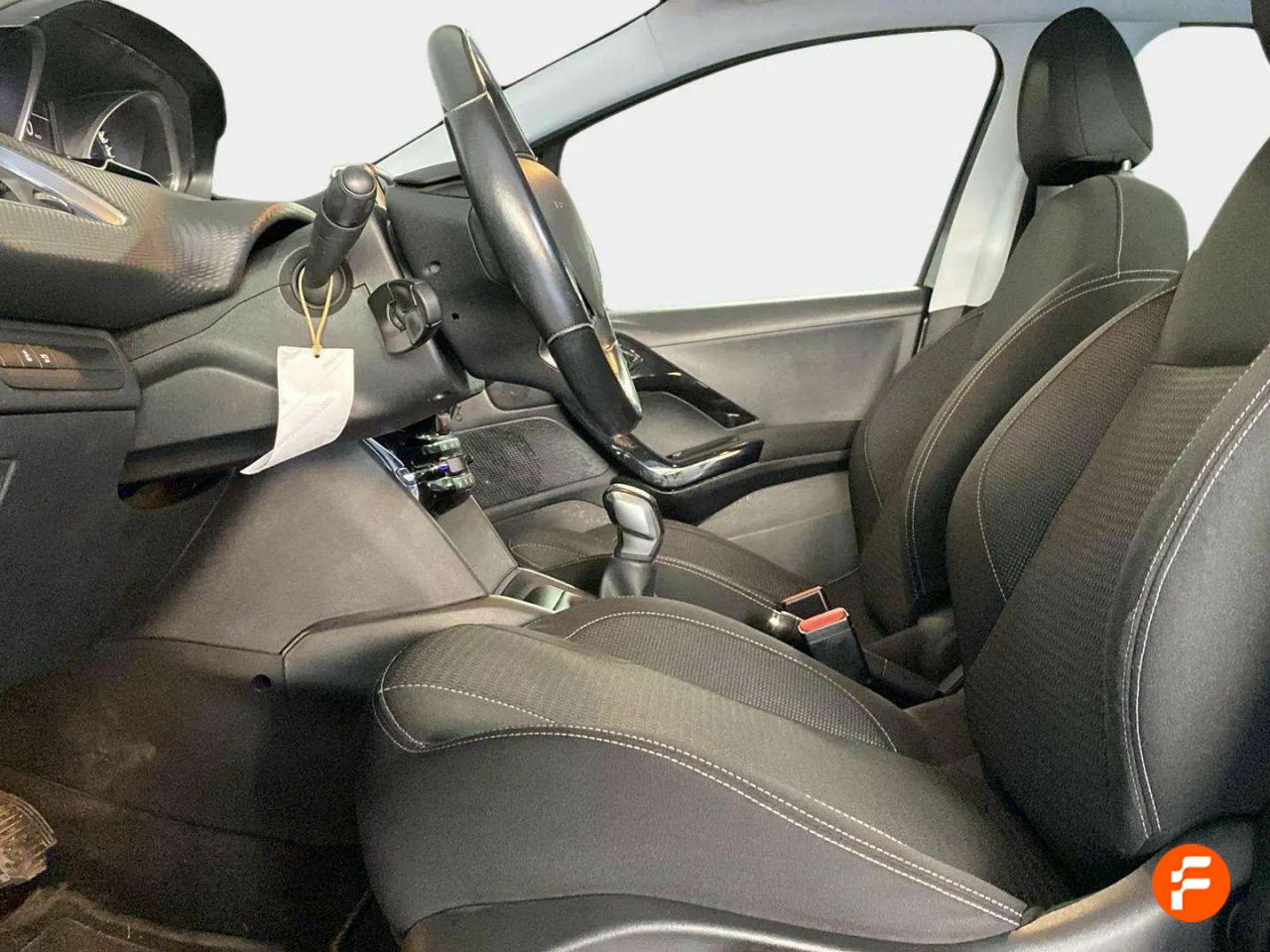Foto Peugeot 208 11