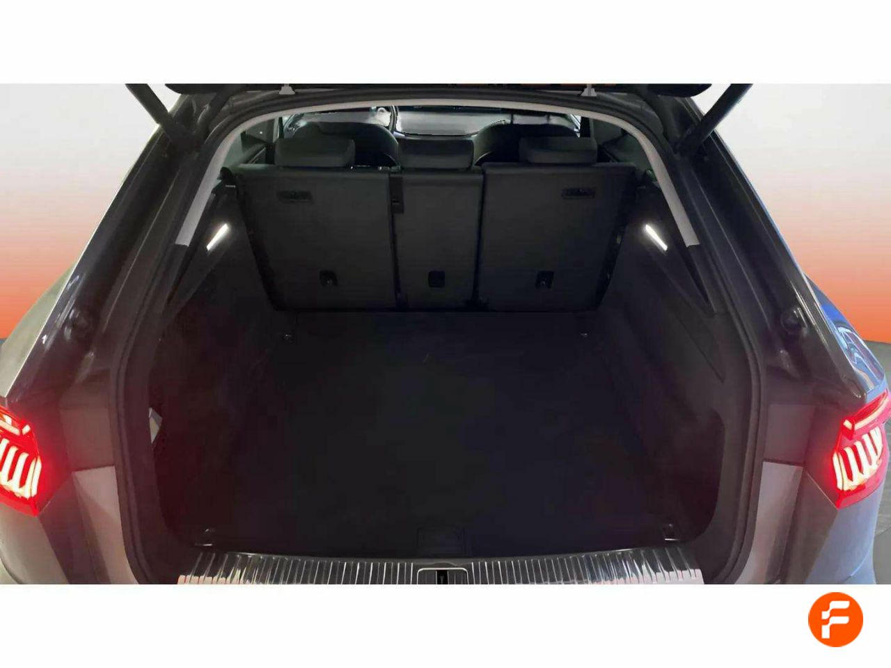 Foto Audi Q8 10