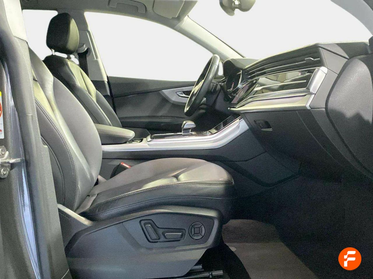 Foto Audi Q8 13