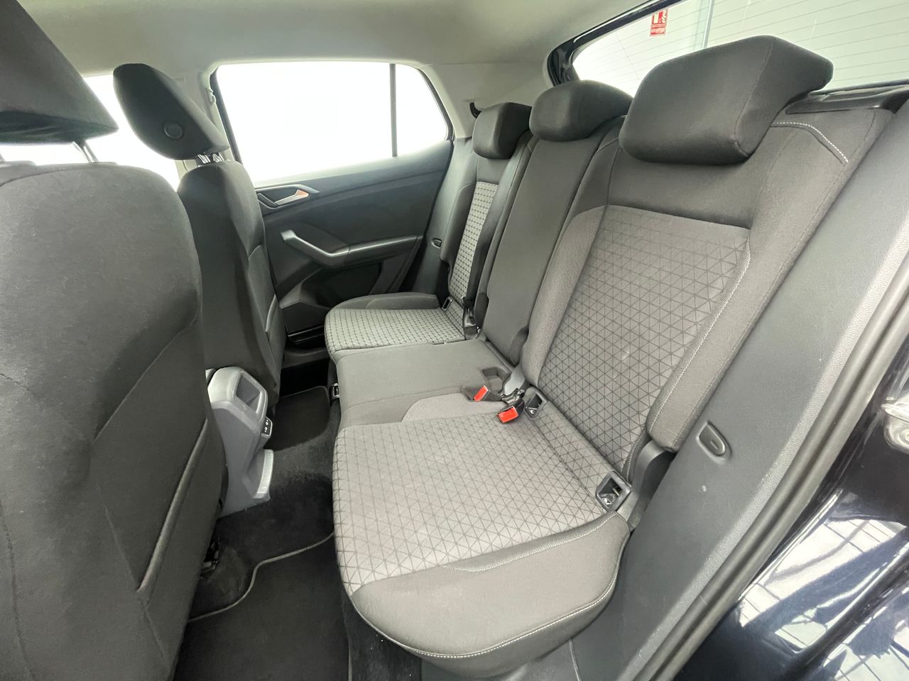 Foto Volkswagen T-Cross 12