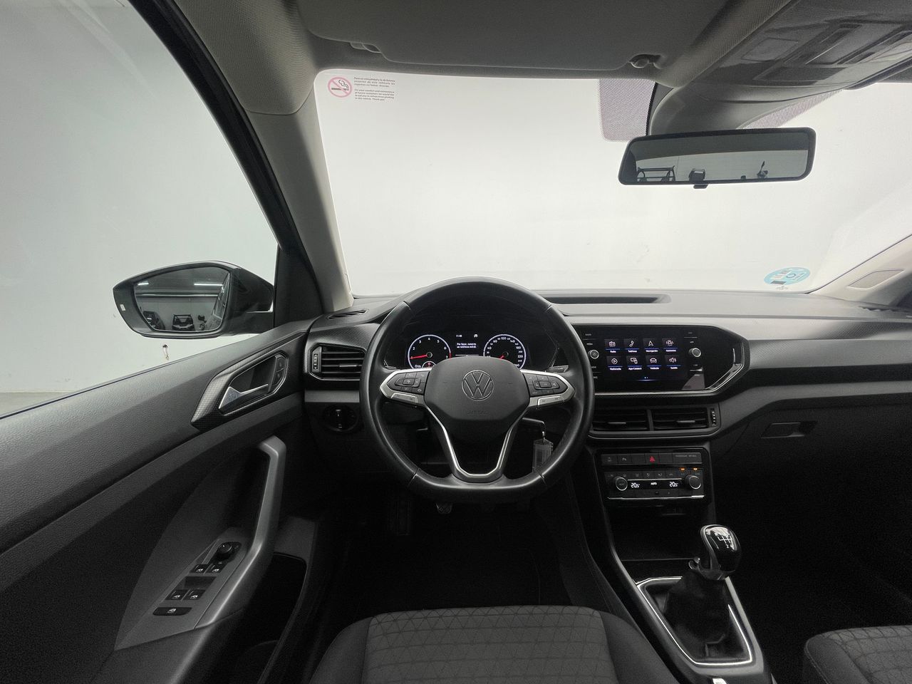 Foto Volkswagen T-Cross 15