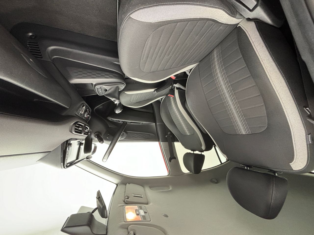 Foto Hyundai i10 13