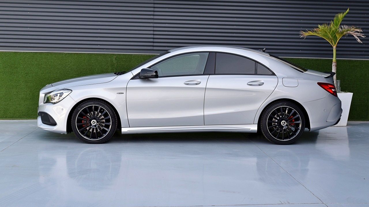 Foto Mercedes-Benz Clase CLA 29