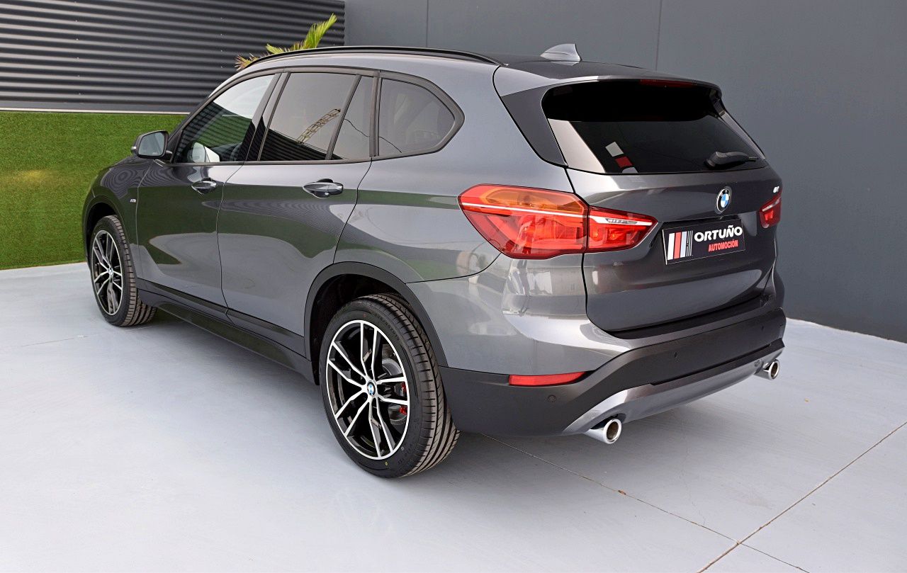 Foto BMW X1 40