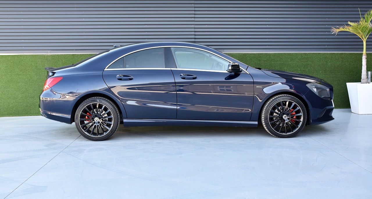 Foto Mercedes-Benz Clase CLA 4