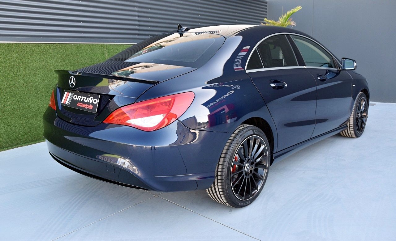 Foto Mercedes-Benz Clase CLA 33