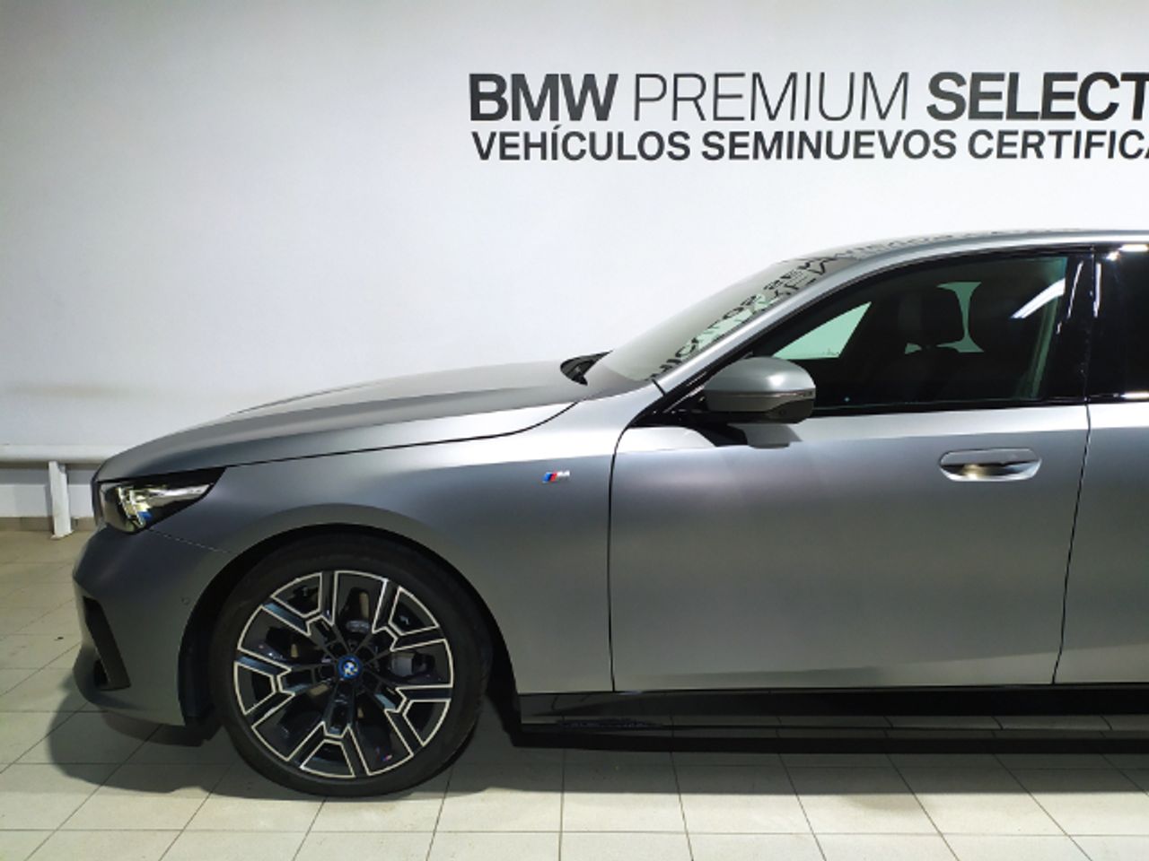 Foto BMW i5 11