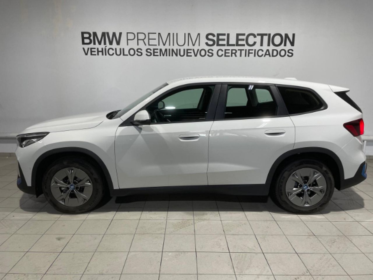 Foto BMW iX1 3