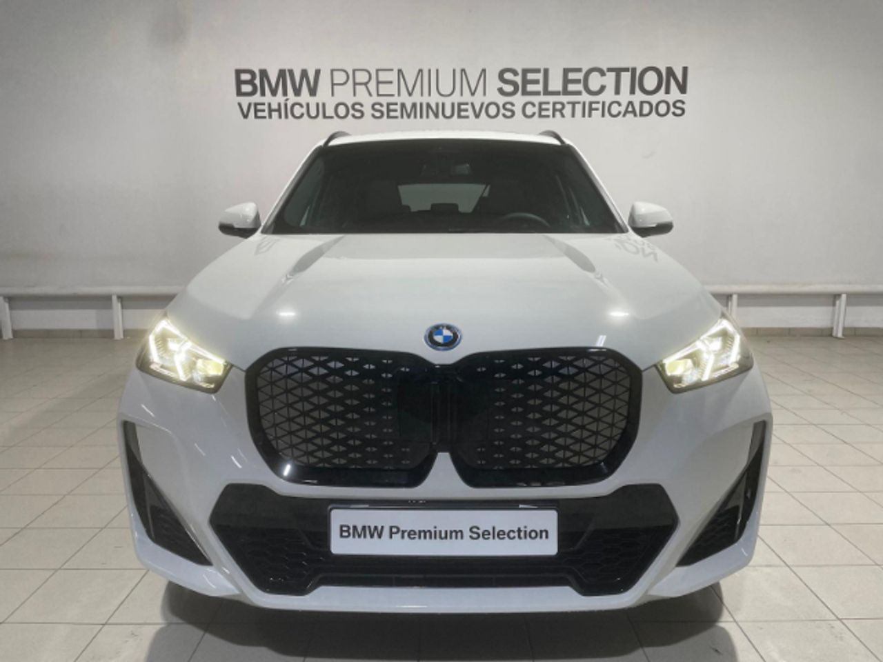 Foto BMW iX1 2