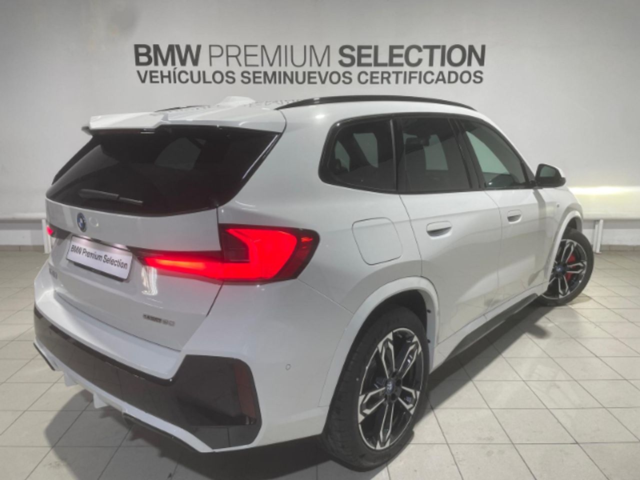 Foto BMW iX1 4