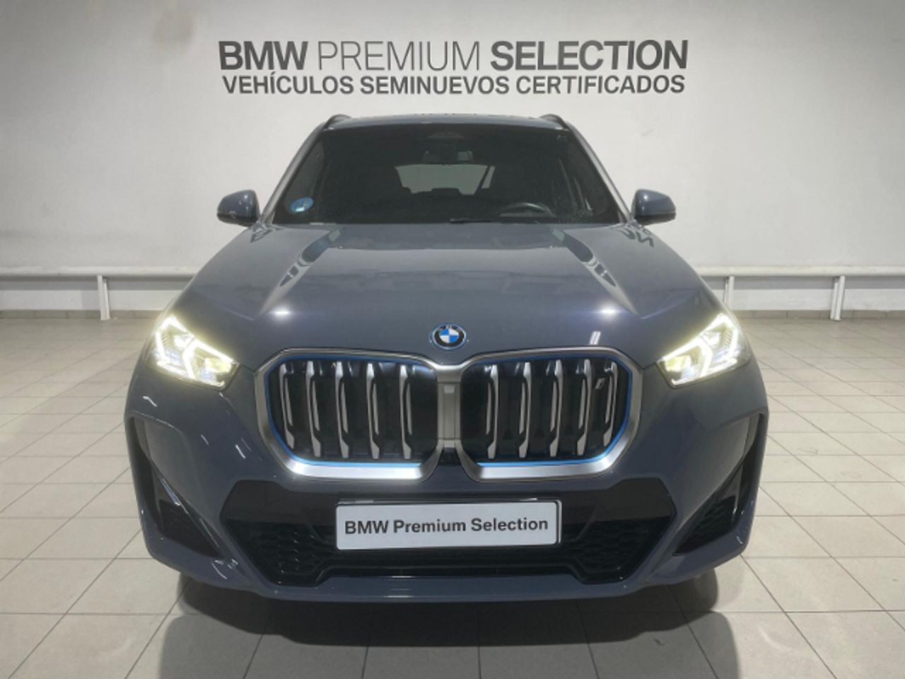 Foto BMW iX1 2
