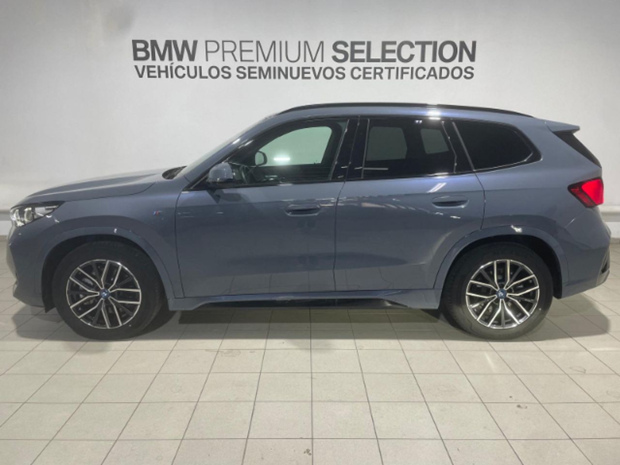 Foto BMW iX1 3