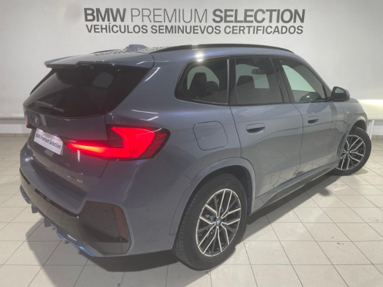 Foto BMW iX1 4