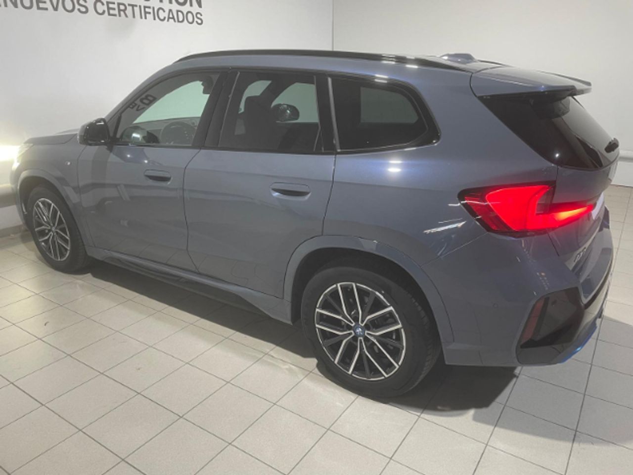 Foto BMW iX1 12