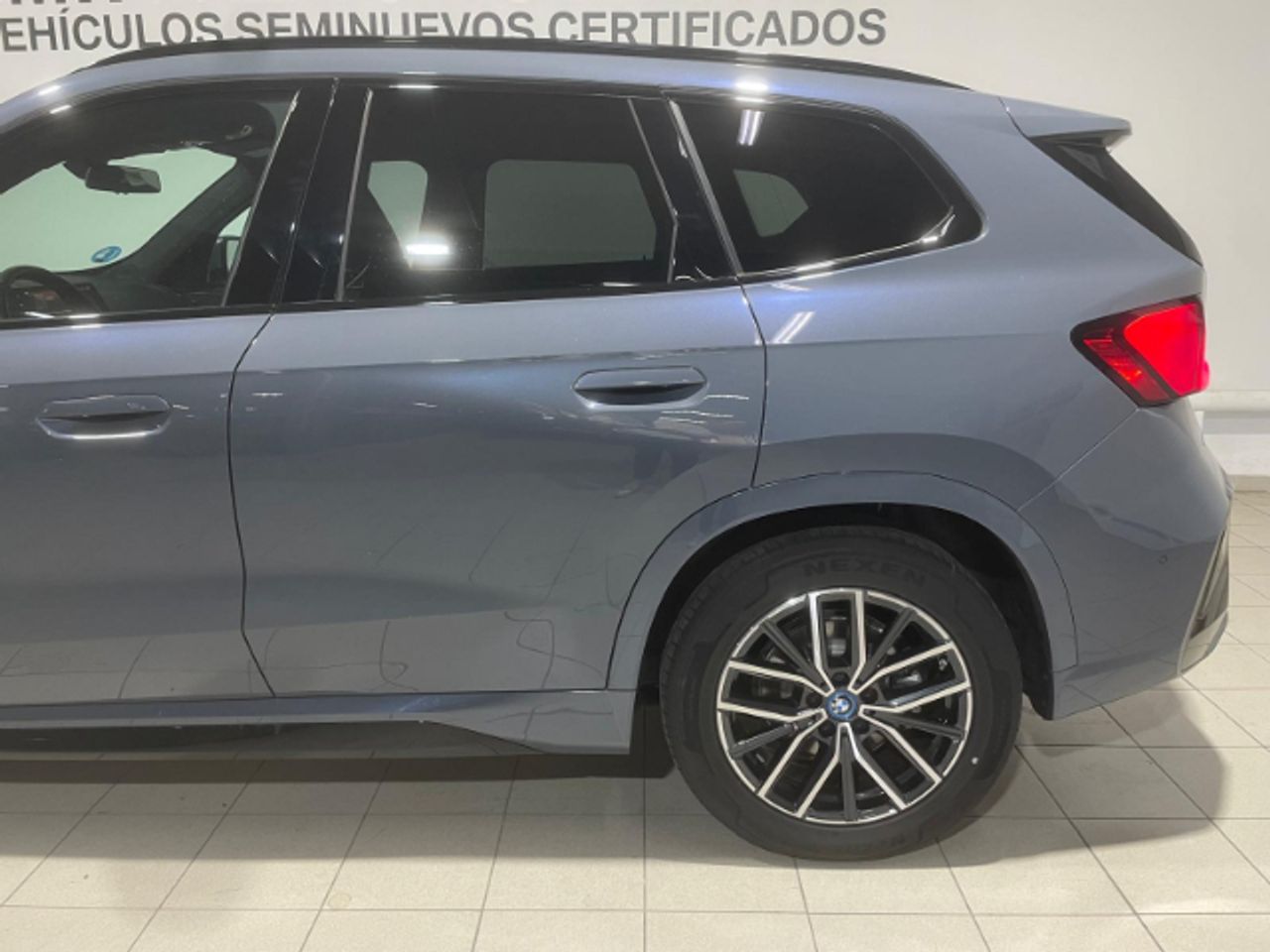 Foto BMW iX1 14