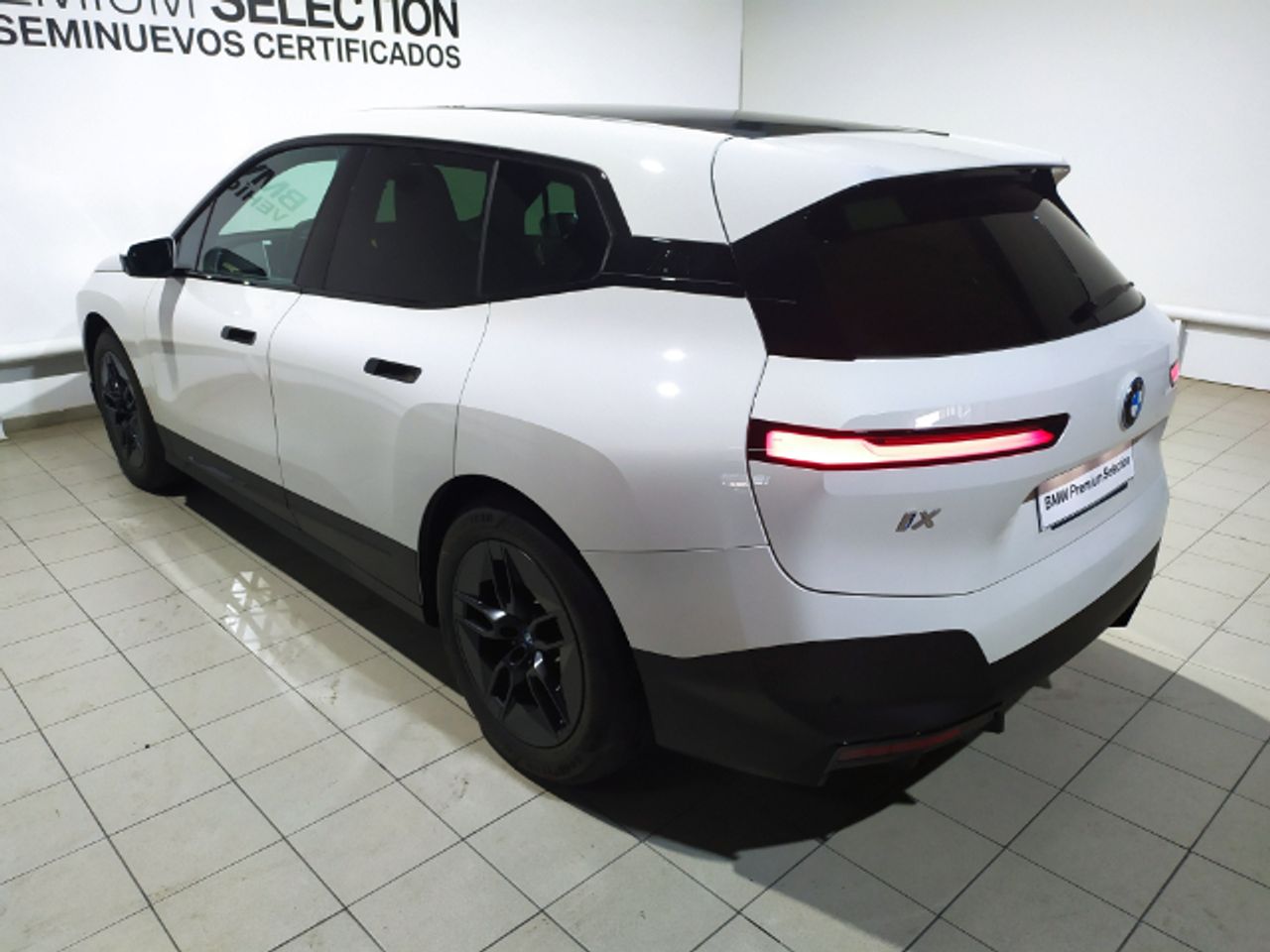 Foto BMW iX3 12