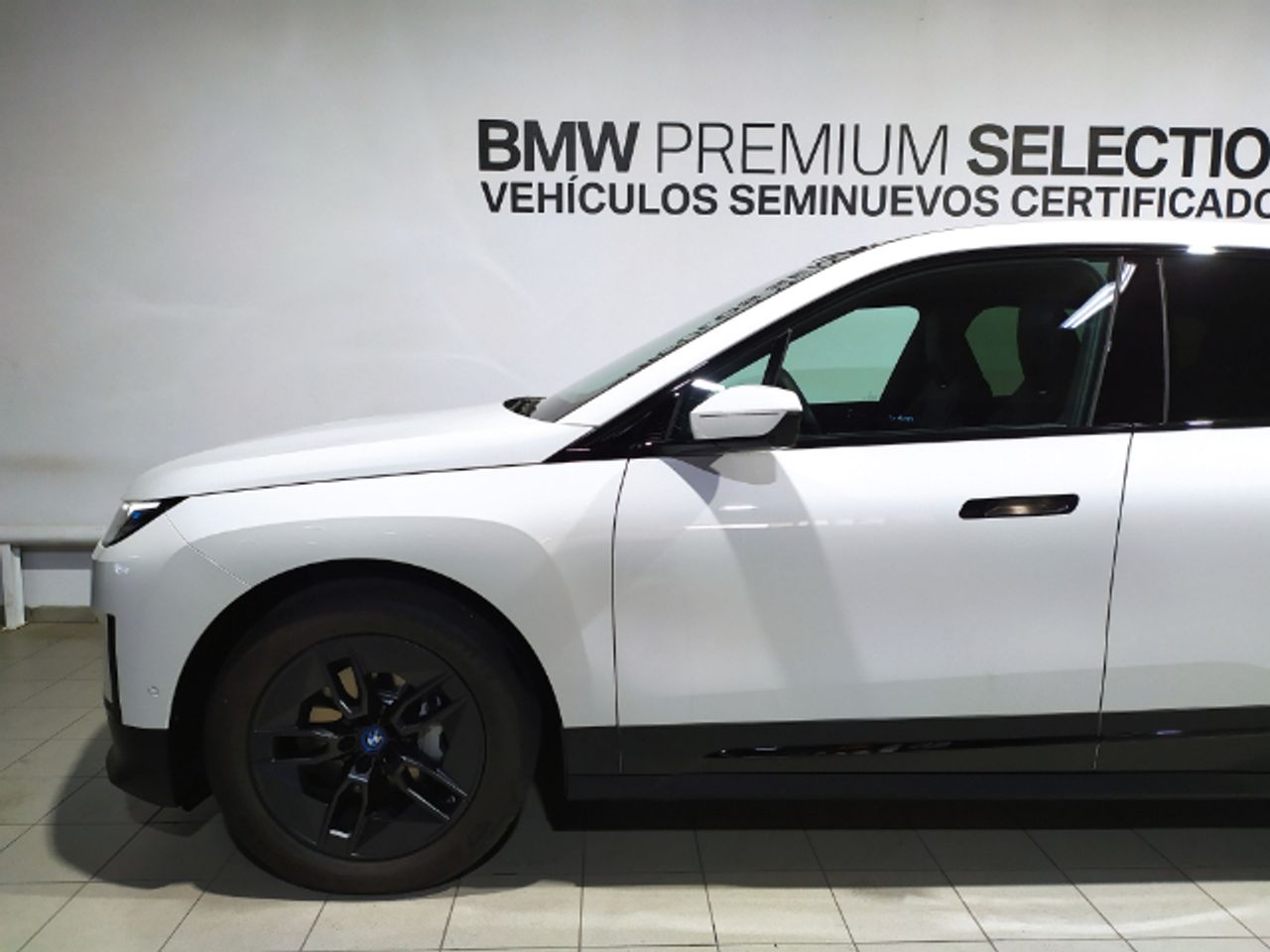 Foto BMW iX3 13
