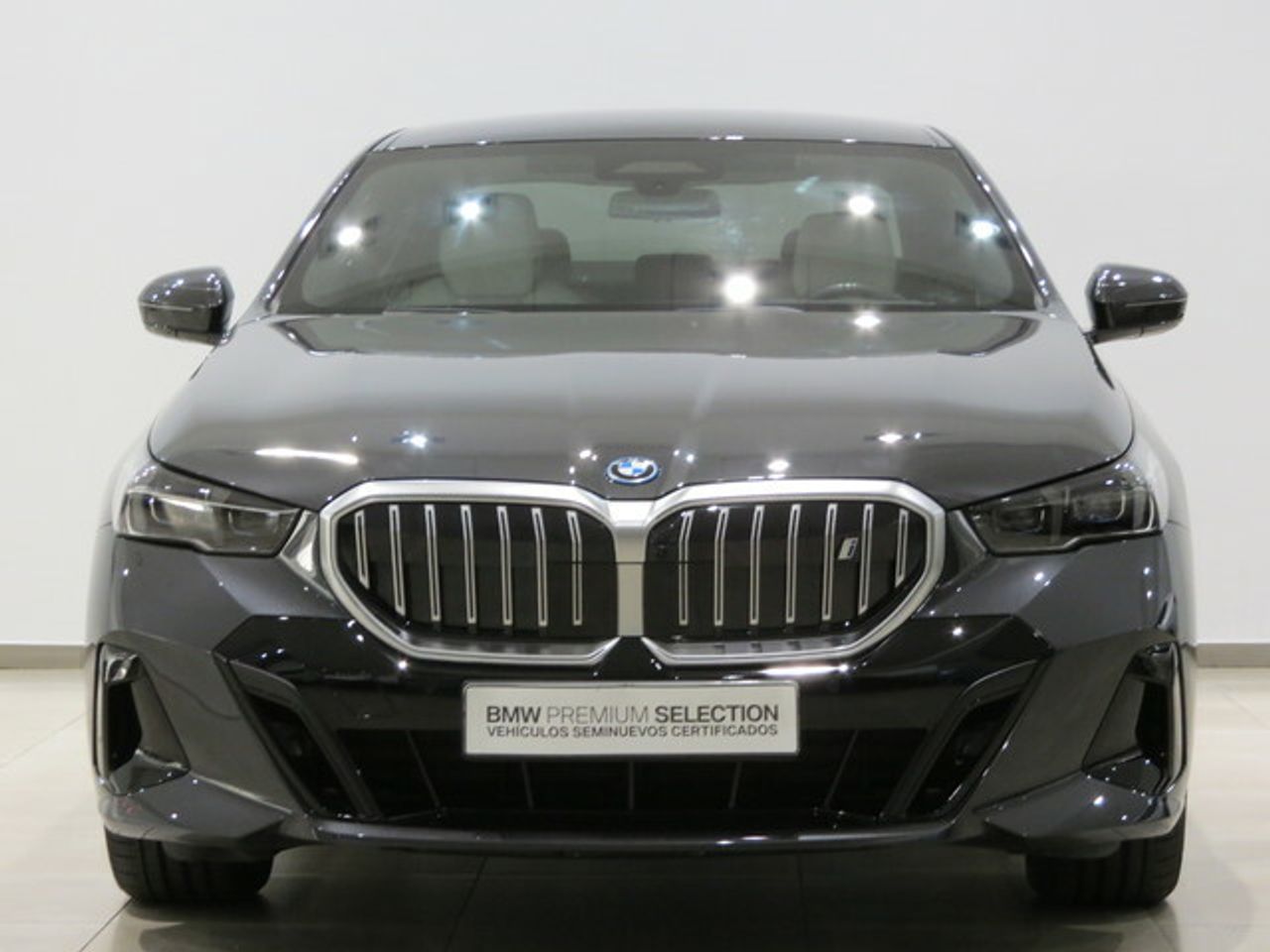 Foto BMW i5 2