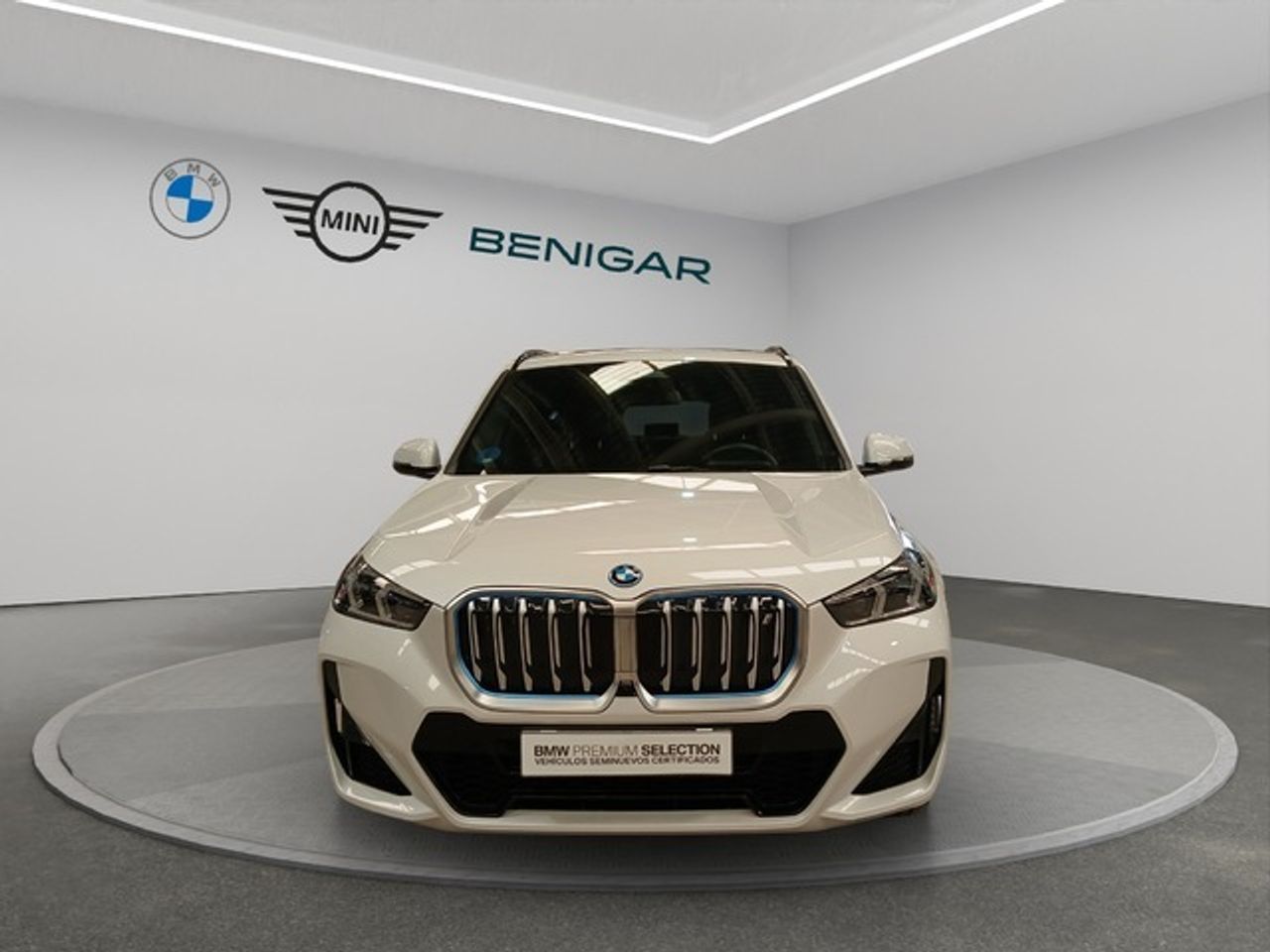 Foto BMW iX1 2