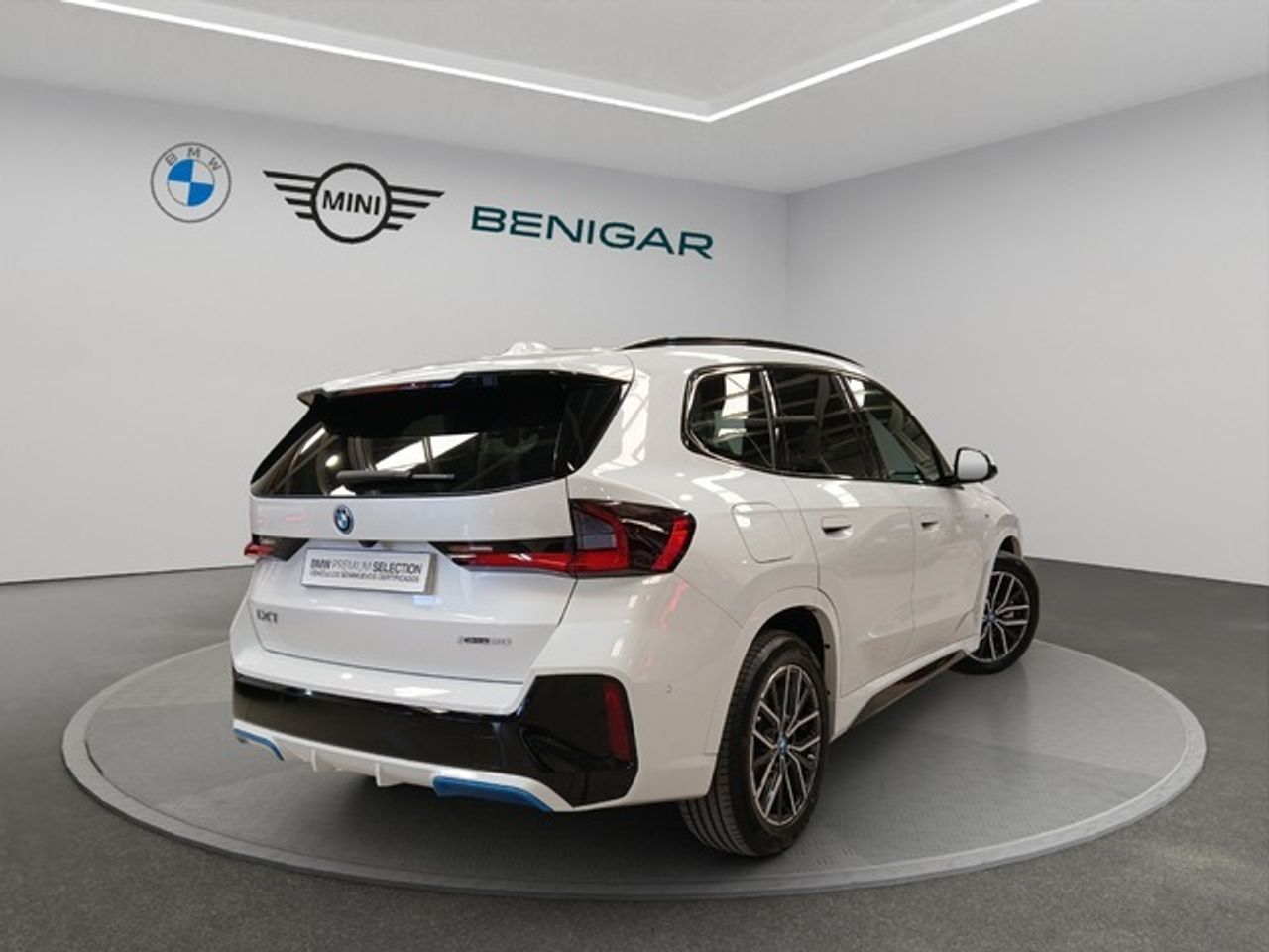 Foto BMW iX1 4