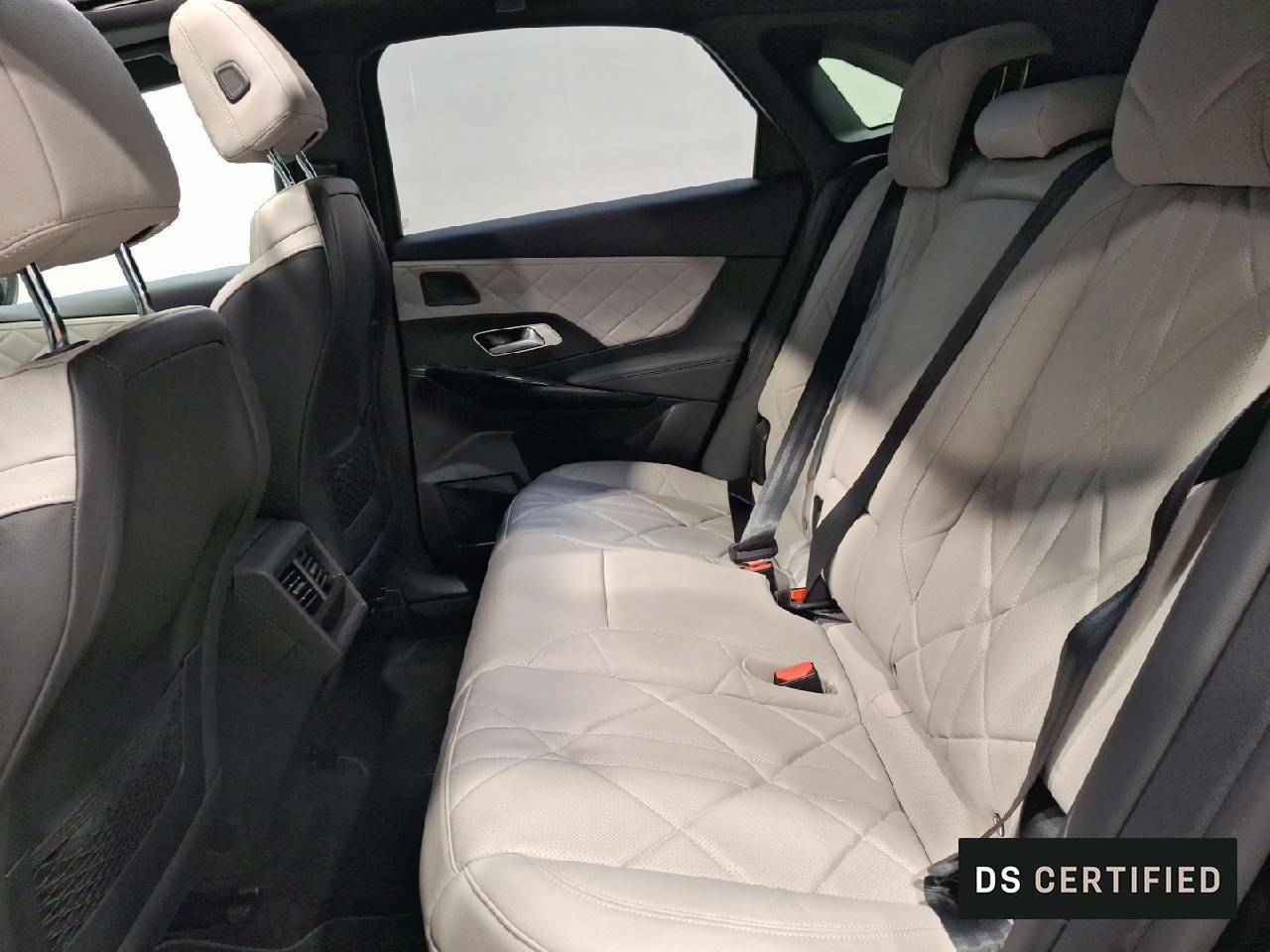 Foto DS Automobiles DS 7 10