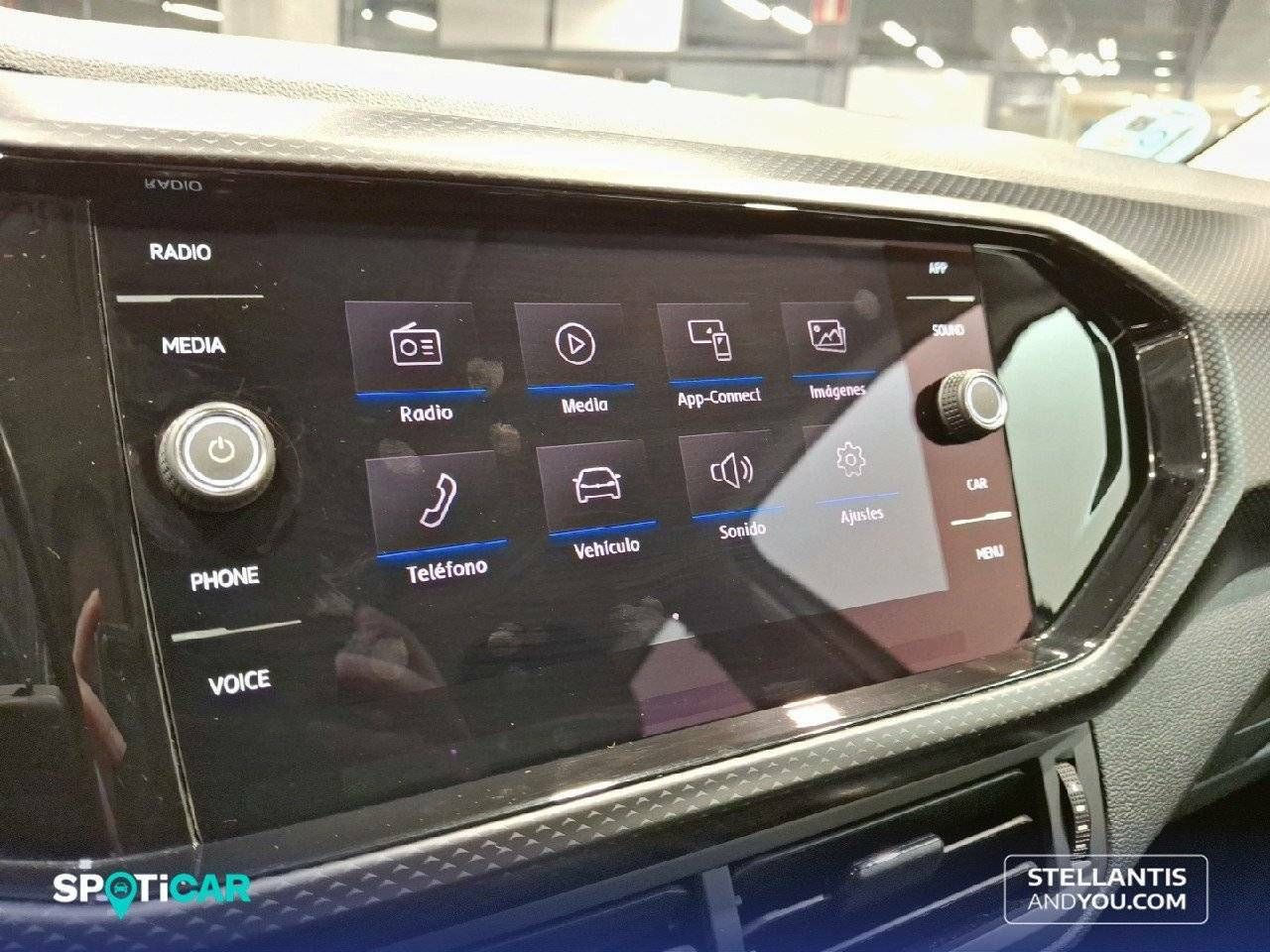 Foto Volkswagen T-Cross 15