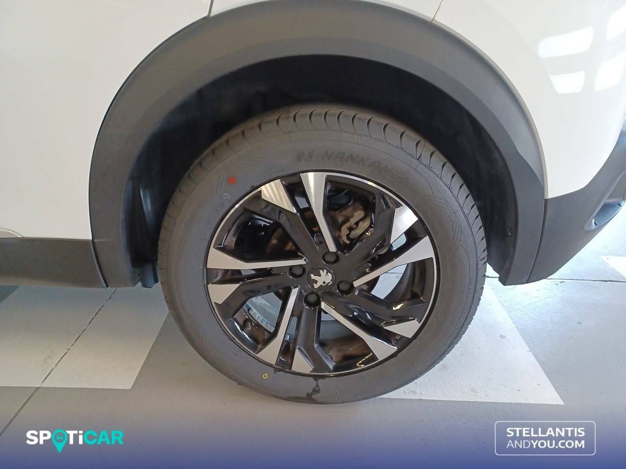 Foto Peugeot 2008 11