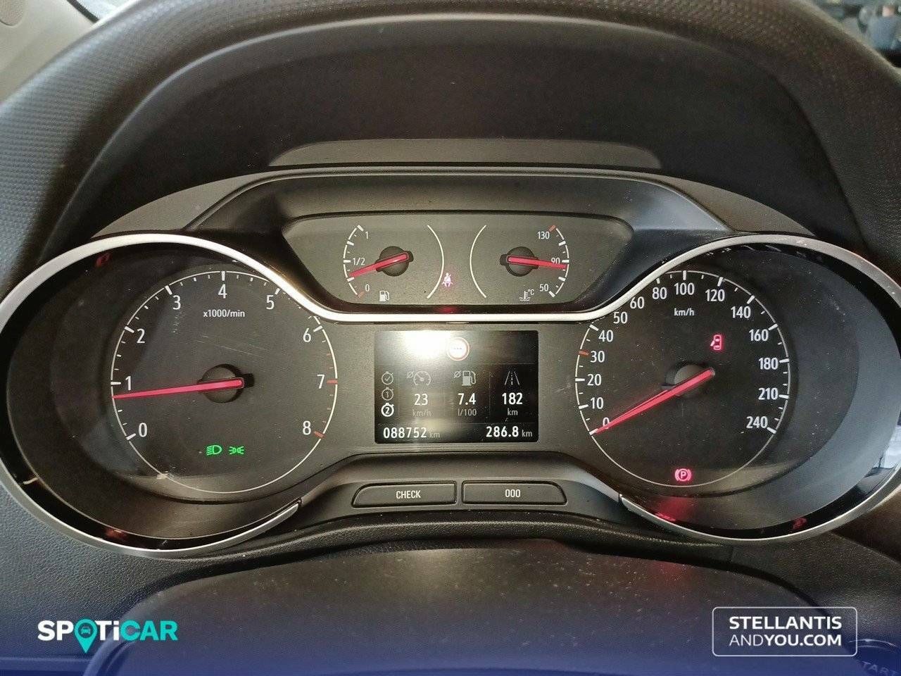 Foto Opel Crossland X 13