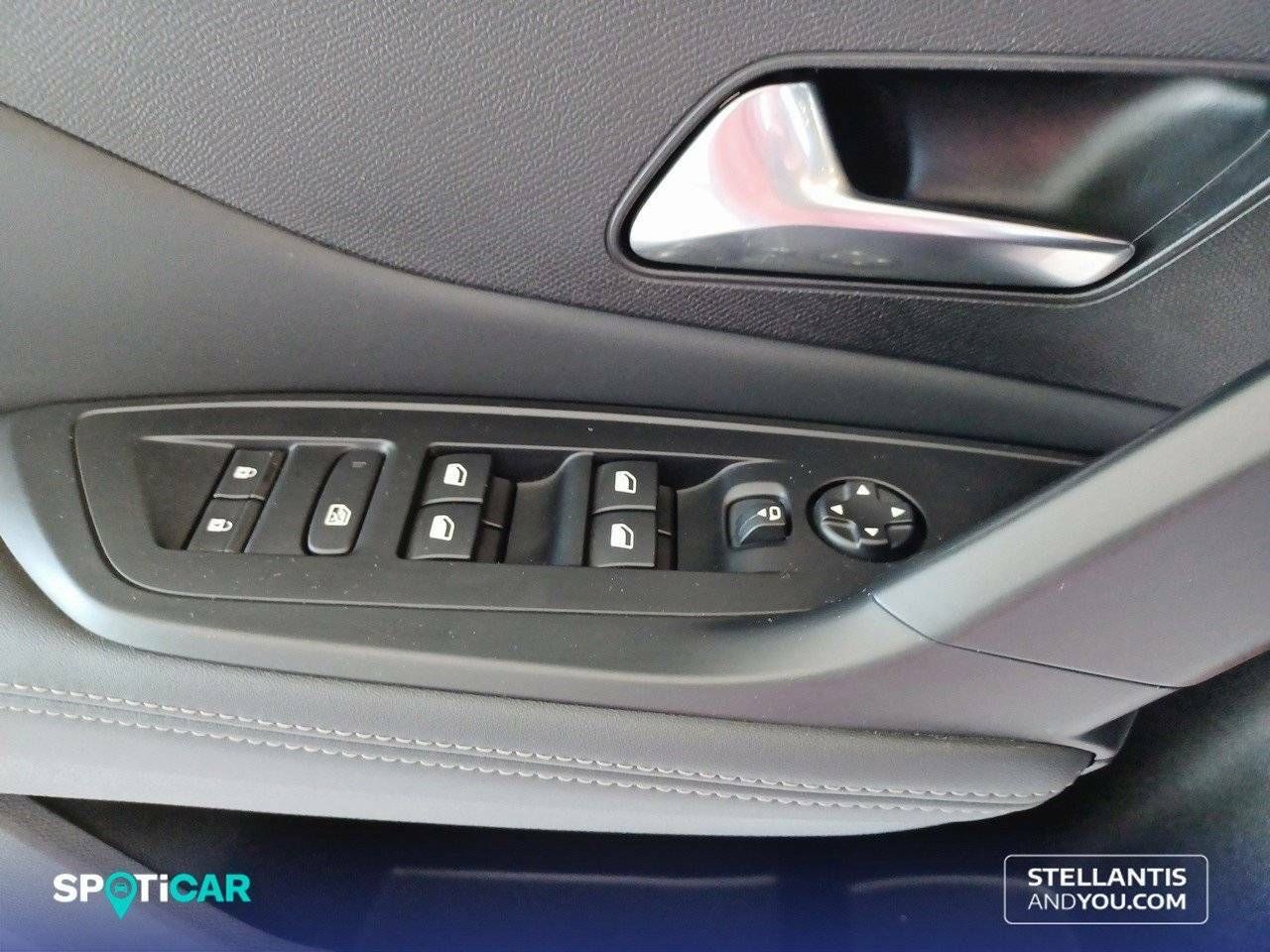 Foto Peugeot 408 19