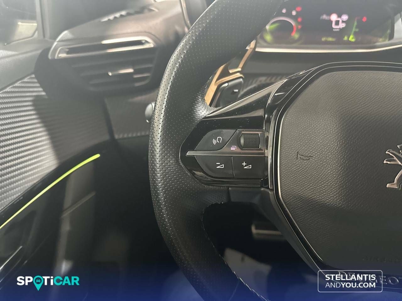 Foto Peugeot 208 16
