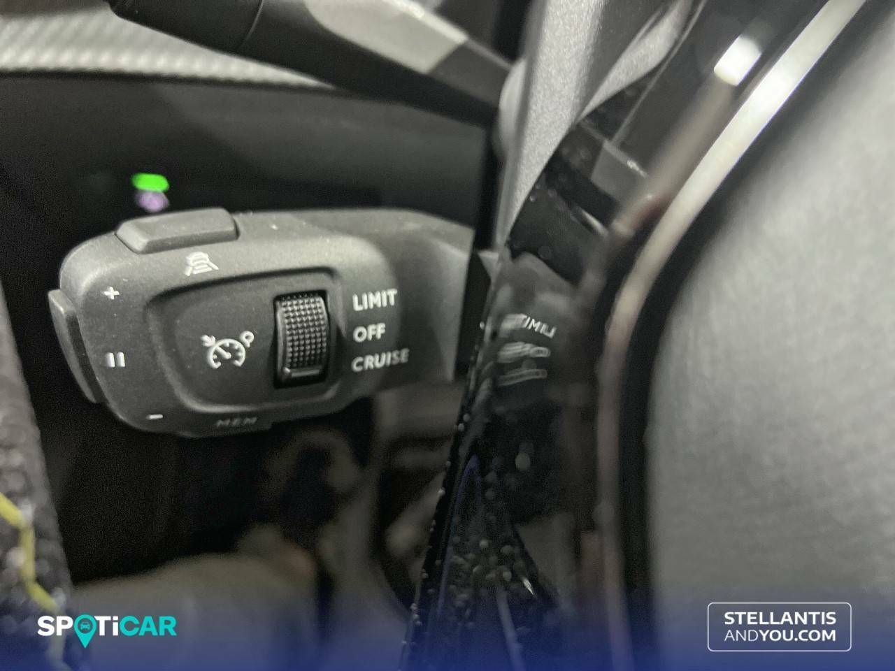 Foto Peugeot 208 18
