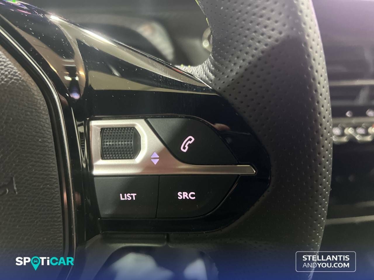 Foto Peugeot 208 25