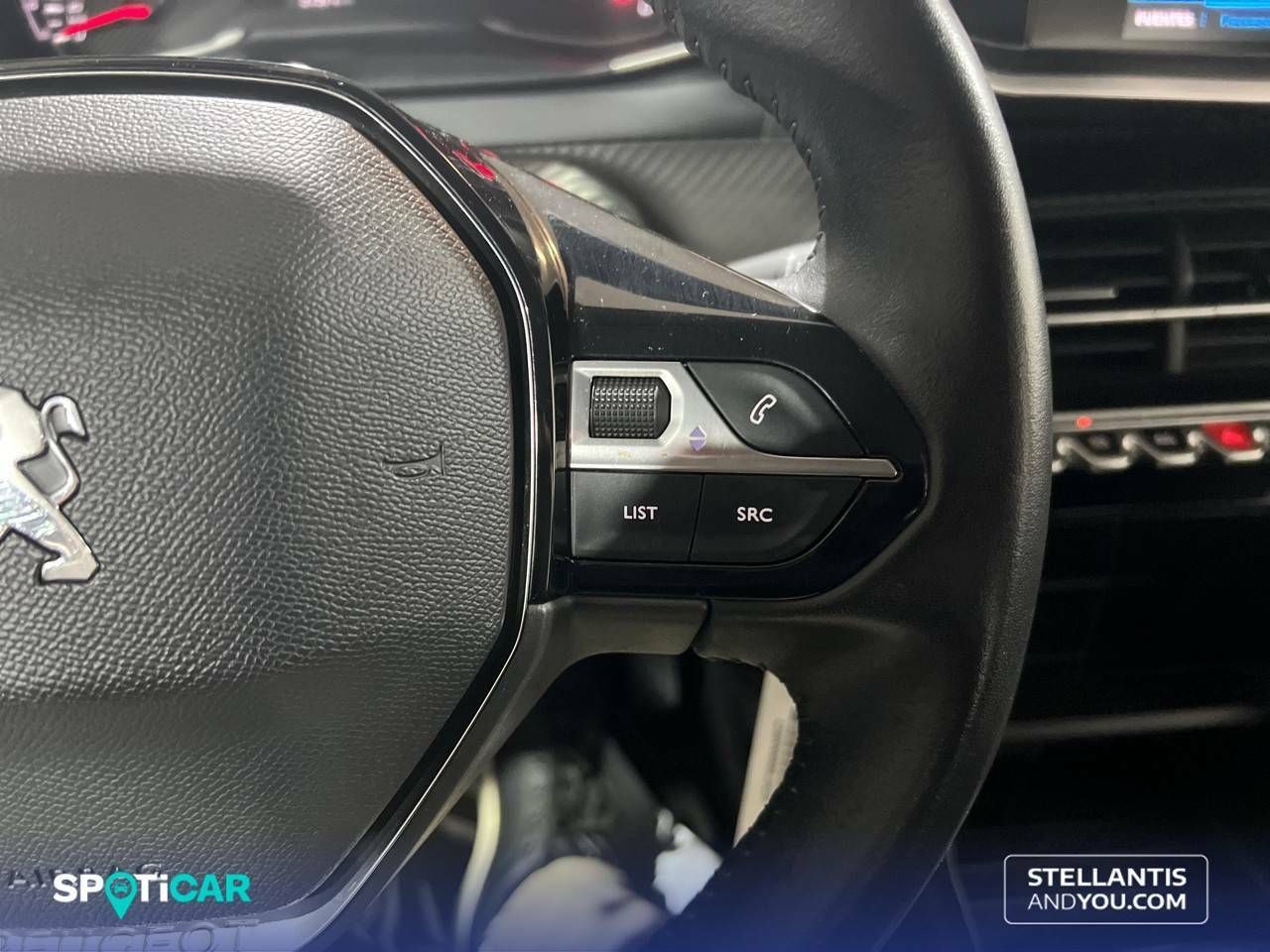 Foto Peugeot 208 16