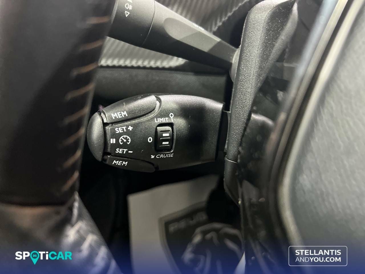 Foto Peugeot 208 17