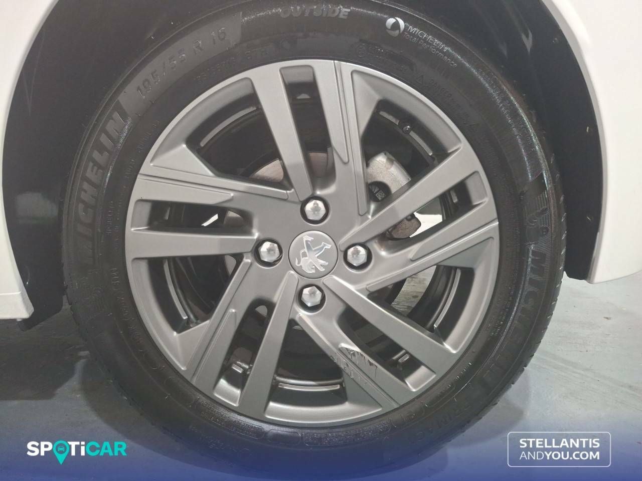 Foto Peugeot 208 11