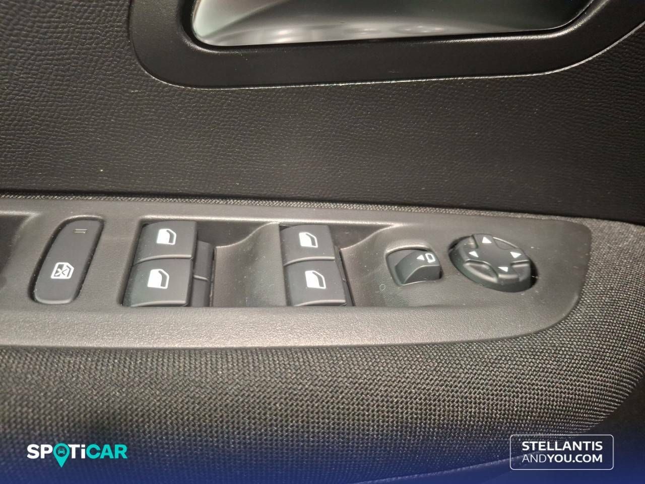 Foto Peugeot 208 13