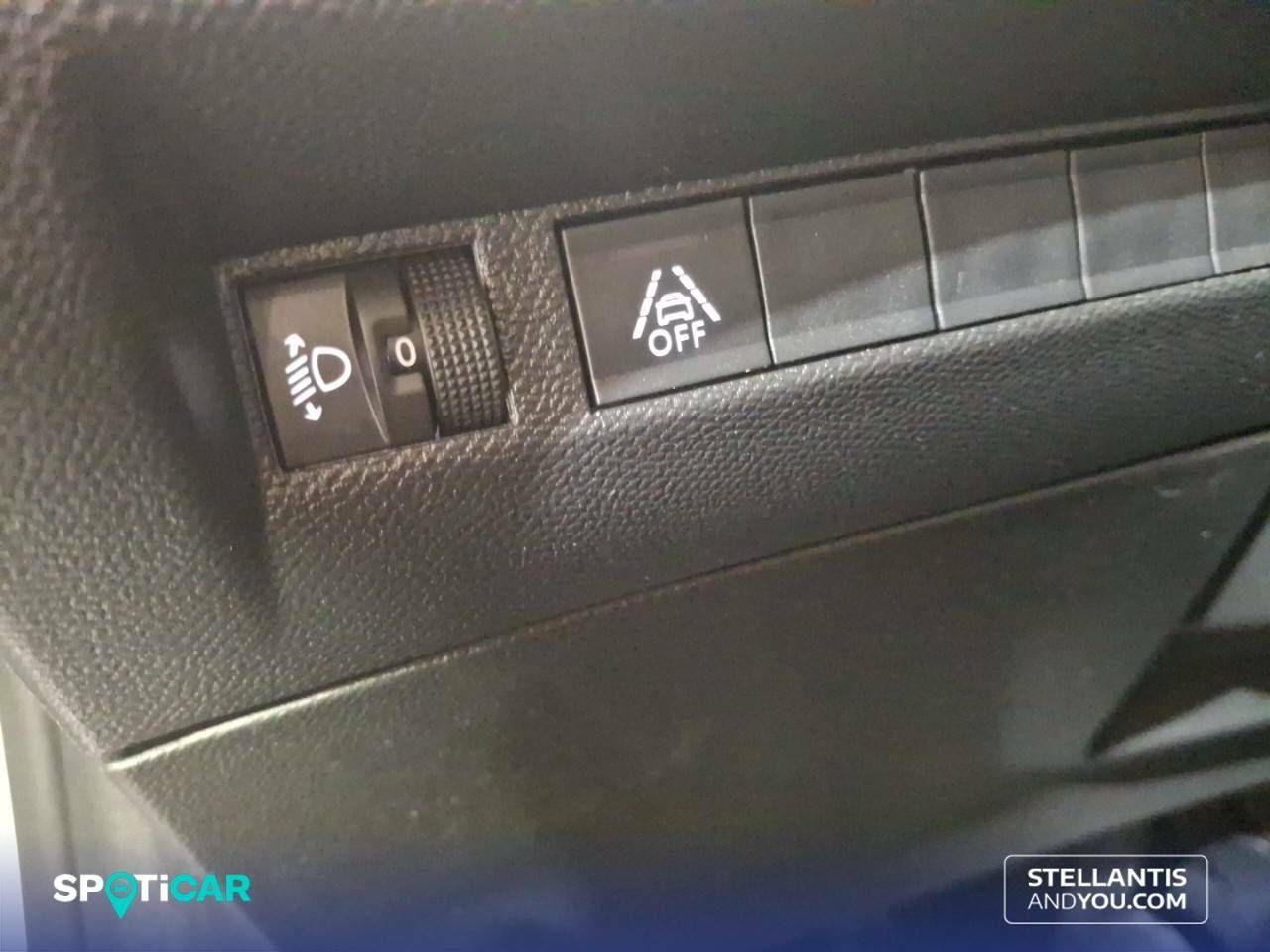 Foto Peugeot 208 14