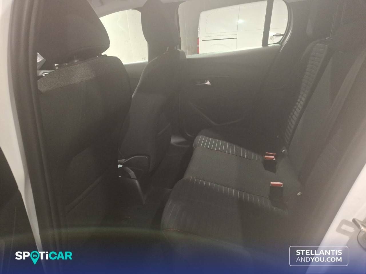 Foto Peugeot 208 10