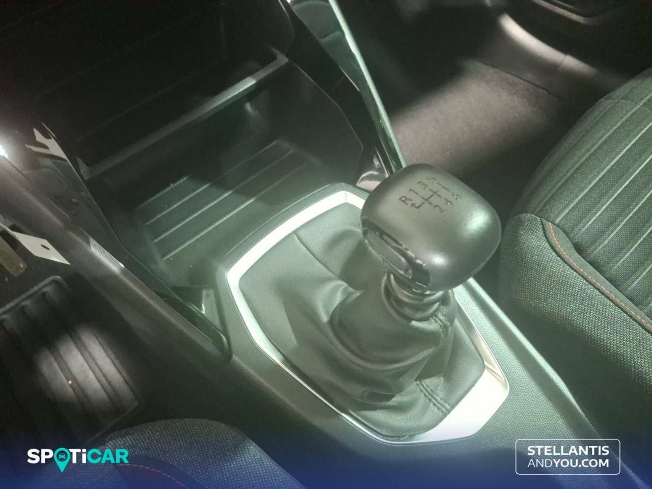 Foto Peugeot 208 12