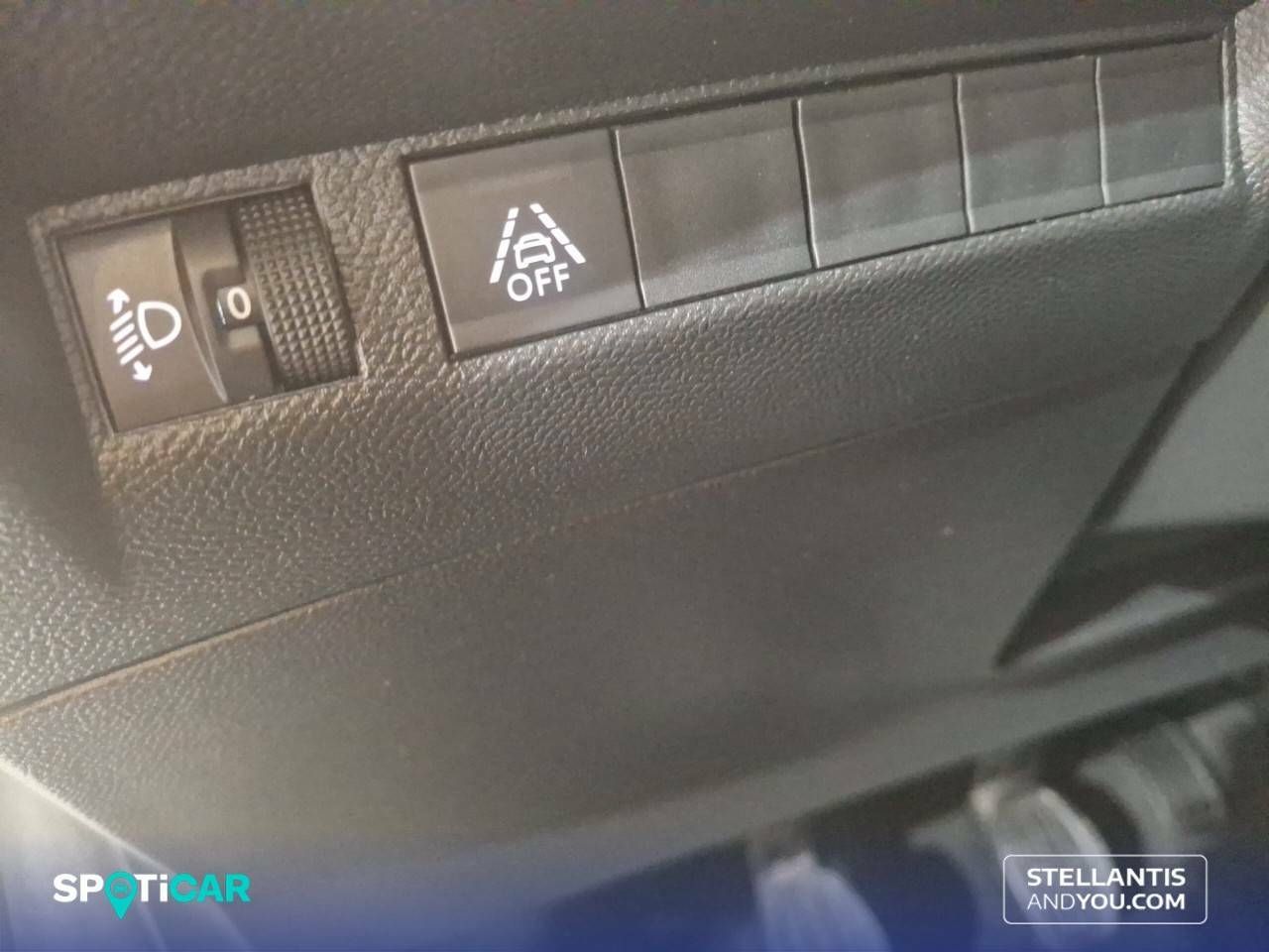 Foto Peugeot 208 14