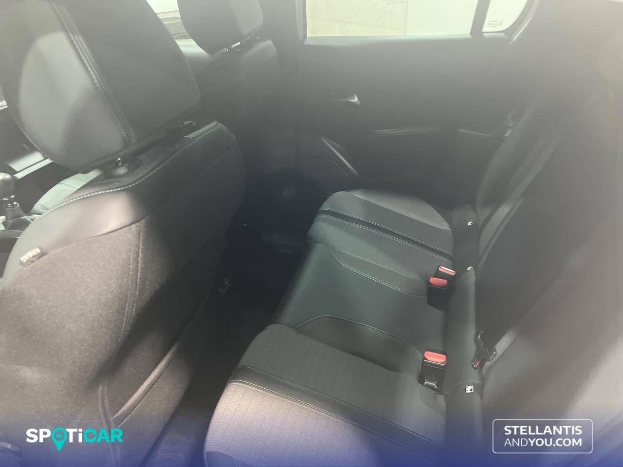 Foto Peugeot 208 10