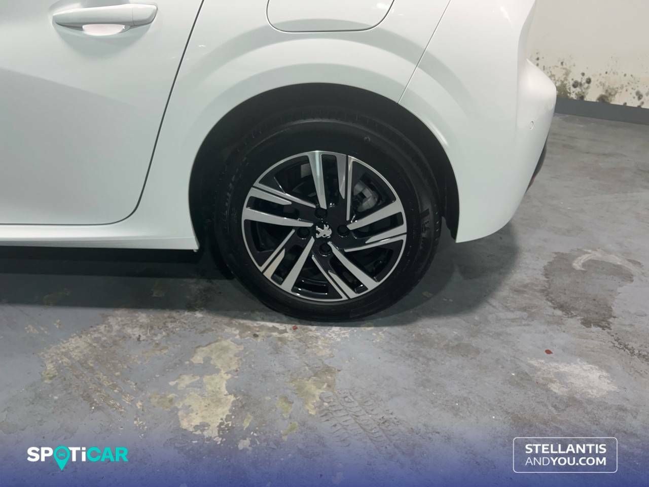 Foto Peugeot 208 11