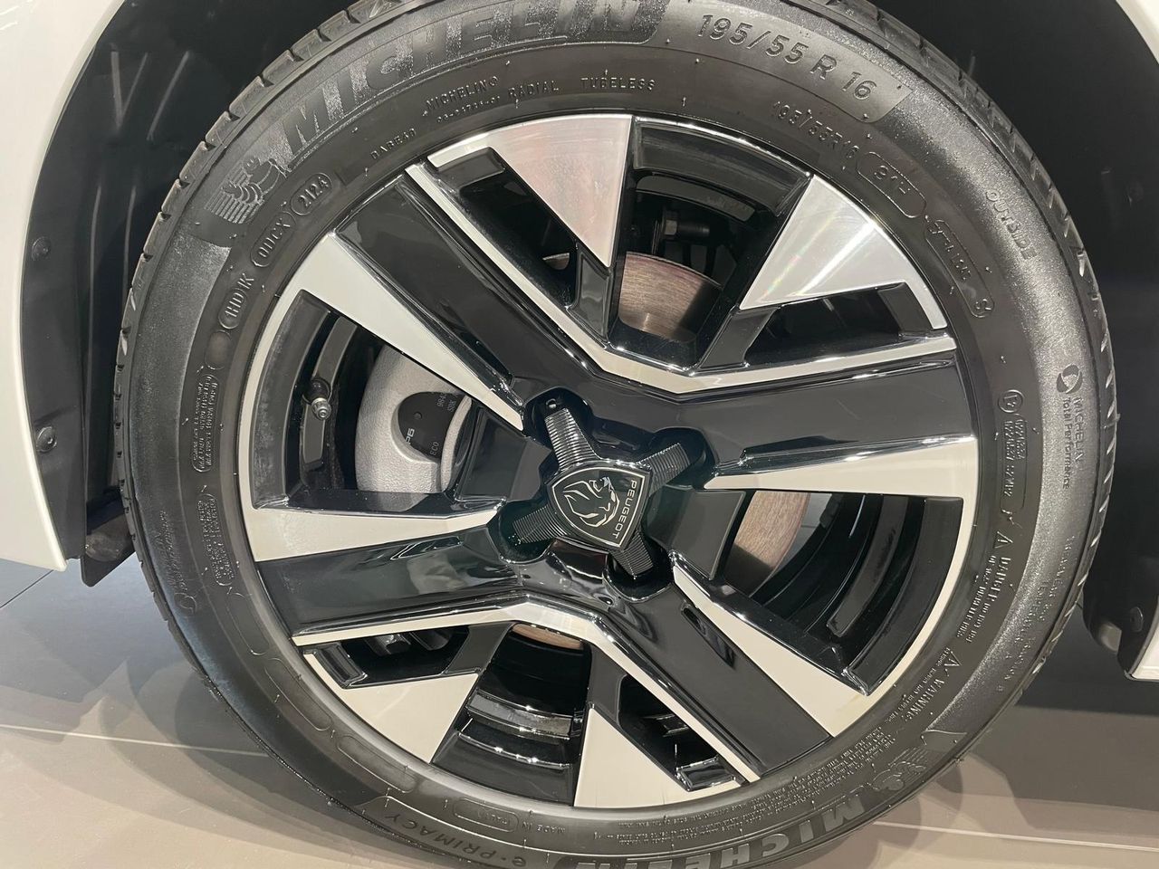 Foto Peugeot 208 7