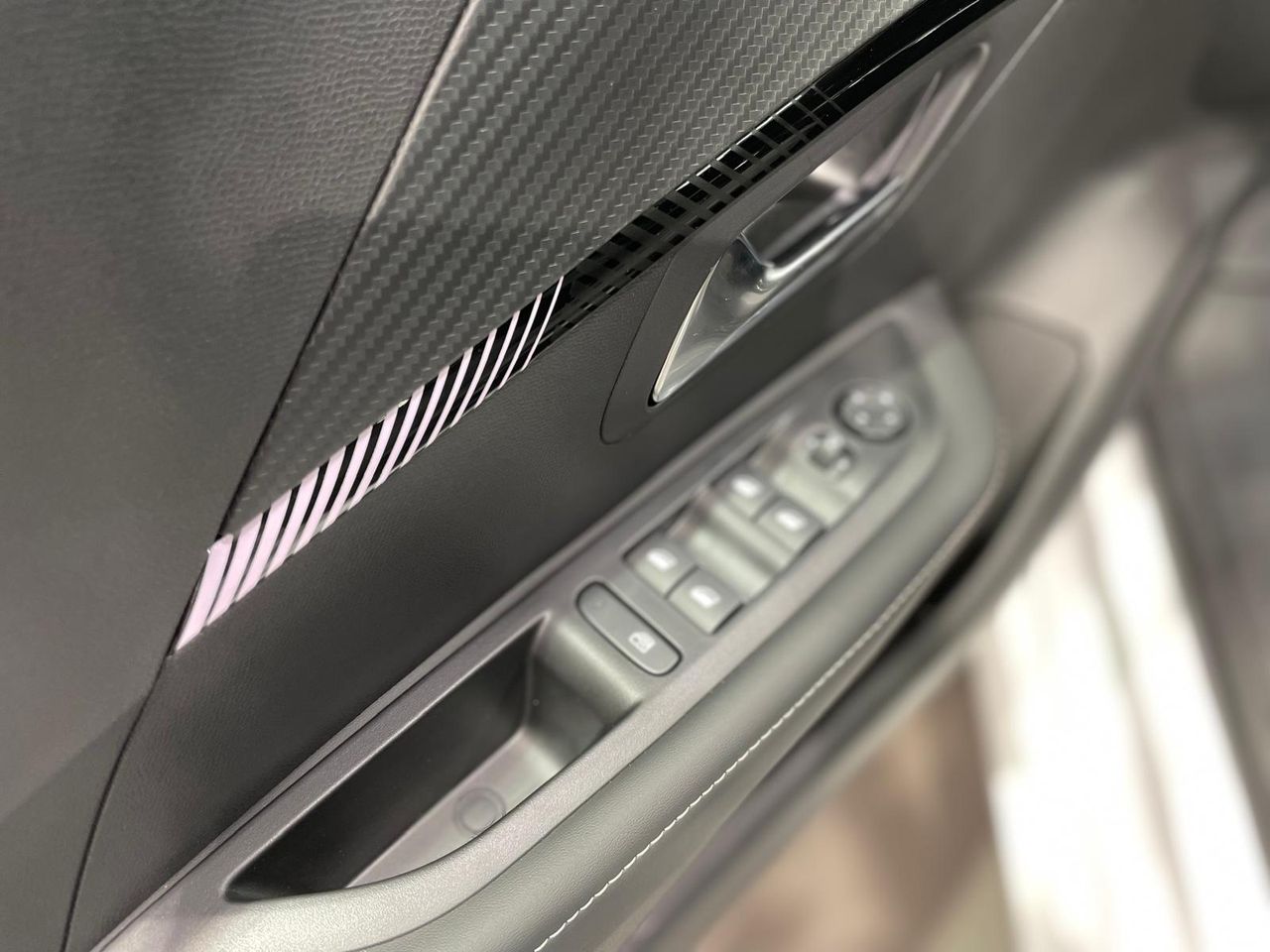 Foto Peugeot 208 13
